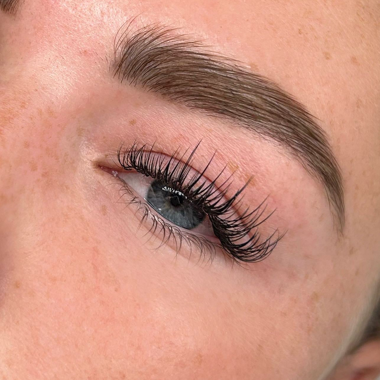 Volume Lashes 0.05